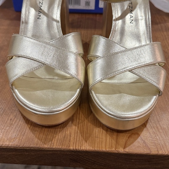 Stuart Weitzman Dayna Platform Sandal - Picture 3 of 10